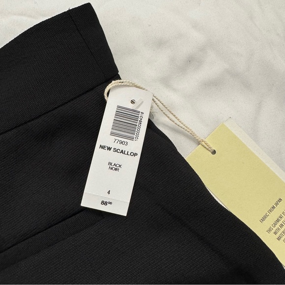 Wilfred New Scallop Shorts - Picture 3 of 4